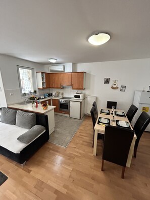 تناول الطعام