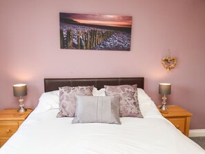 3 bedrooms, individually decorated, individually furnished, free WiFi - Chandler's View (Whitby)