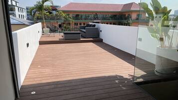 Panoramic Apartment | Terrace/patio