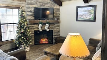 Smart TV, fireplace, DVD player