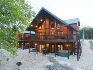 Exterior - Escape to the lake!7br with Boat slip & hot tub! (Branson)