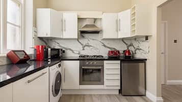Mini-fridge, microwave, oven, stovetop