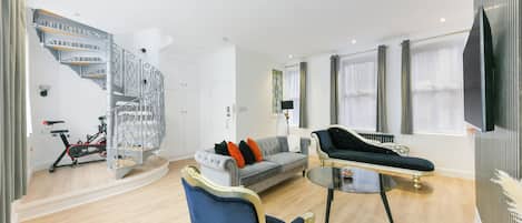 Signature Apartment | Living area