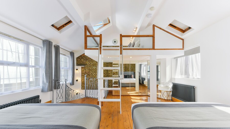 Avari Apartments - Hatton Collection