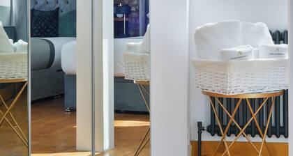 Avari Apartments - Hatton Collection