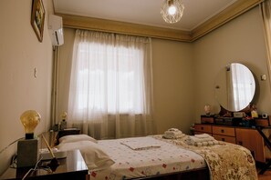 2 bedrooms, desk, iron/ironing board, free WiFi