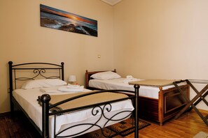 2 bedrooms, desk, iron/ironing board, free WiFi - Sq Varnava apartment, with 2 bedrooms,beautifull living room and big balcony.  (Athens)