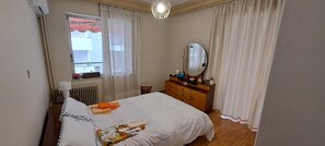 2 chambres, bureau, fer et planche à repasser, Wi-Fi gratuit