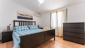 3 sovrum, strykjärn/strykbräda, gratis wi-fi och sängkläder