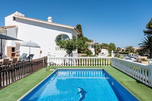 Pool - Villa "Superbly Situated Villa 67" with Sea View, Private Pool & Wi-Fi (Mijas Costa)
