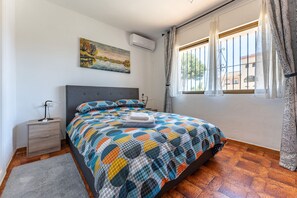 3 habitaciones, tabla de planchar con plancha y wifi gratis 