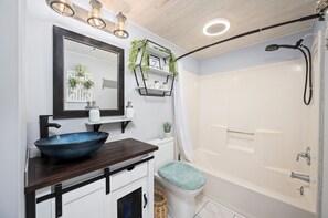 Towels - Surf Crest 101 by Seaside Vacations & Sales (Ocean City)