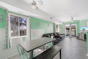 Interior - Yellow Bird 7 by Seaside Vacations & Sales (Ocean City)