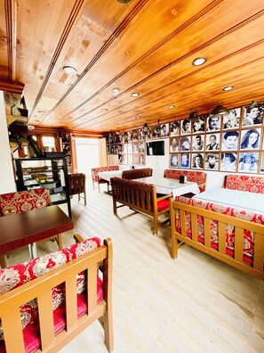 Dining - Square Suit Aparts (Istanbul)