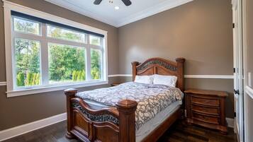 5 Schlafzimmer, BĂŒgeleisen/BĂŒgelbrett, kostenloses WLAN, BettwĂ€sche