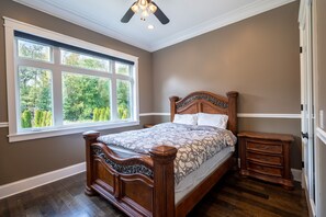 5 soverom, strykejern/-brett, wi-fi (inkludert) og sengetøy