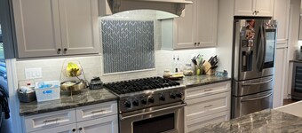 Luxury Home on Park, Tesla Charger, Cigar Lounge, Park views