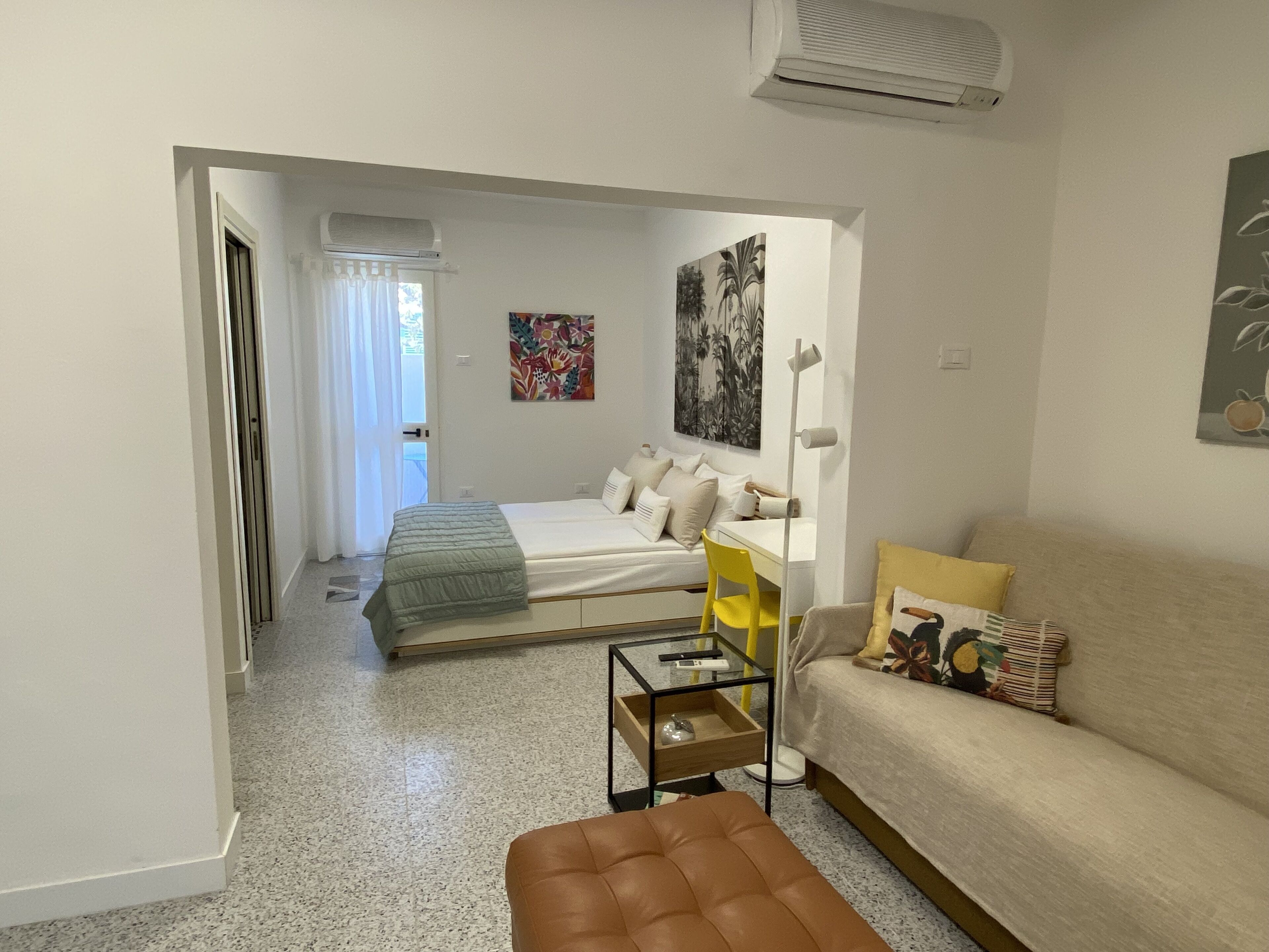 8+8 Apartment with garage