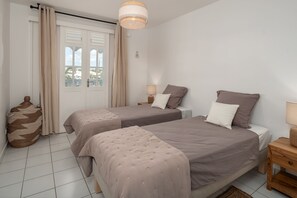 2 Schlafzimmer, Bügeleisen/Bügelbrett, Bettwäsche