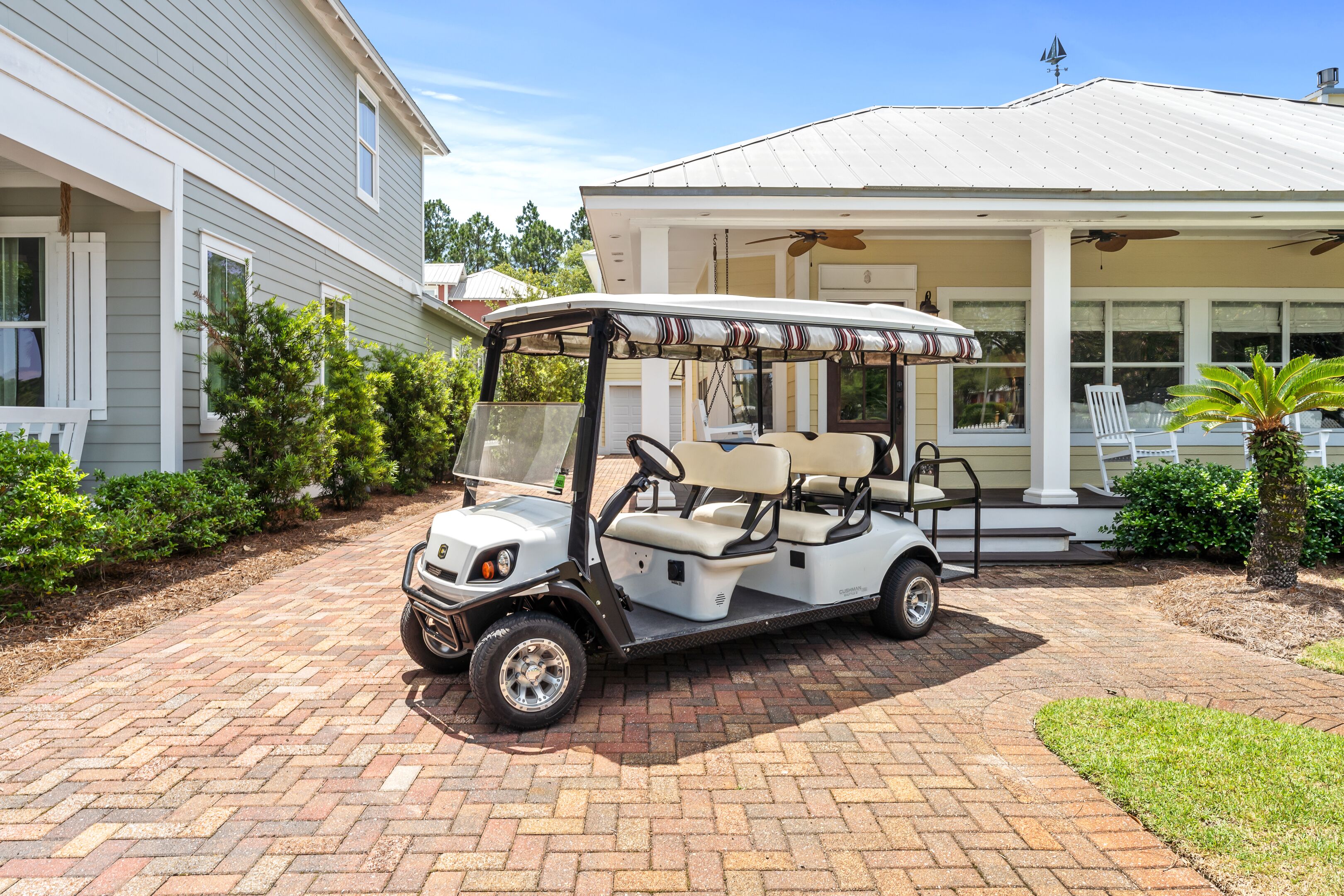 ONE OF A KIND! 3BR/3BA + Carriage House in Crystal Lake with 6 Seat Golf Cart