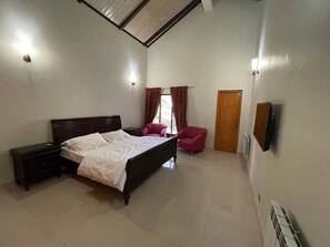 Deluxe-dobbeltværelse | Strygejern/strygebræt, gratis Wi-Fi, sengetøj