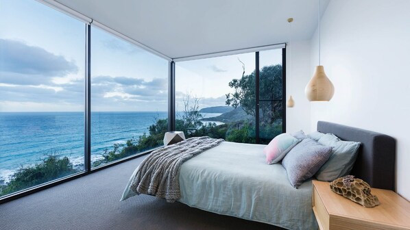 4 bedrooms, iron/ironing board, travel crib, free WiFi