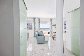 Interior - Stylish Algarve Apartment with Spacious Terrace & Sea Views (Quarteira)