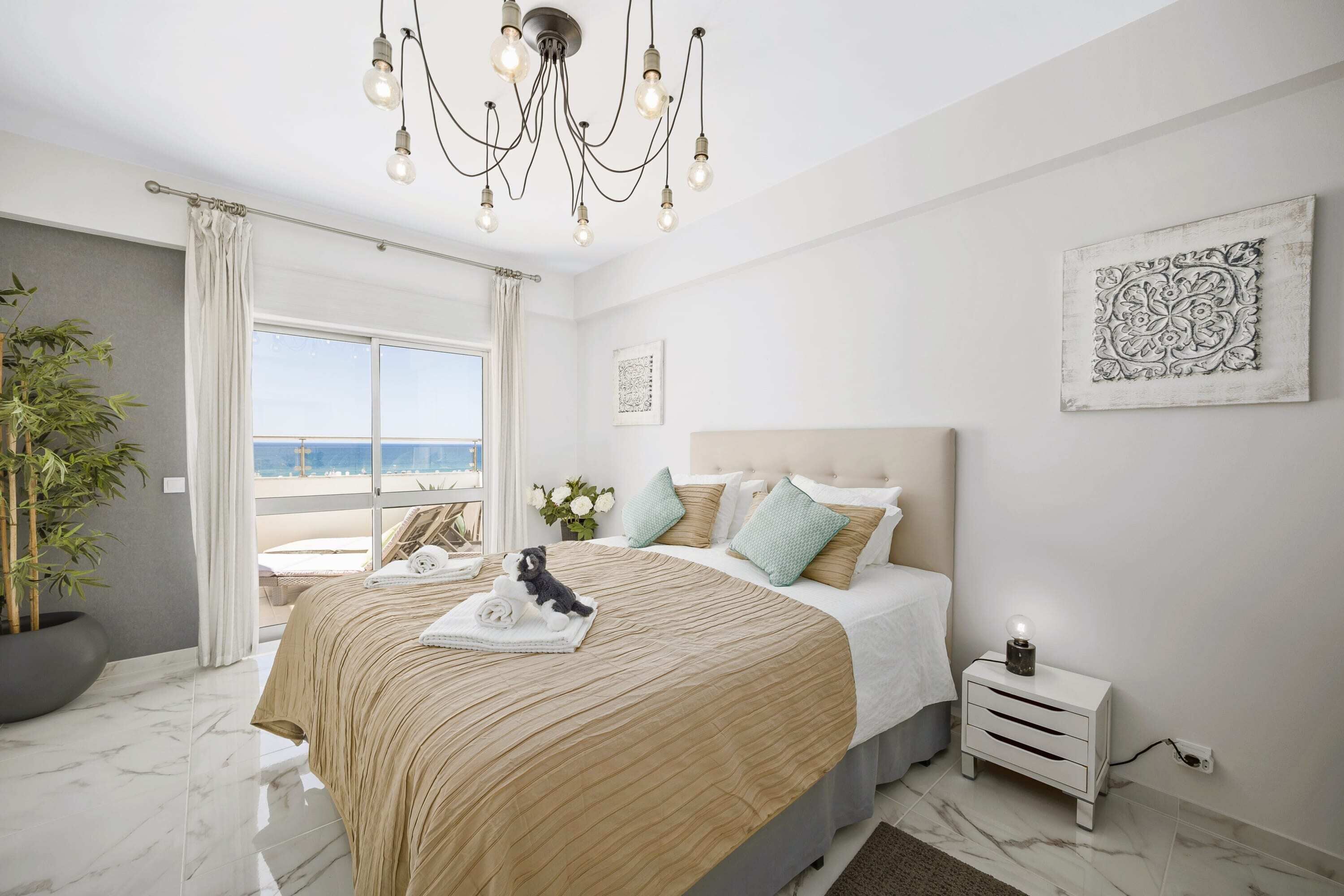 1 slaapkamer, een strijkplank/strijkijzer, reisbedje, wifi