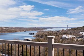 Property grounds - 13-11 Lakeside Sunrise - Expansive lake front Views! Indoor/Outdoor Pools w/Spla (Branson)