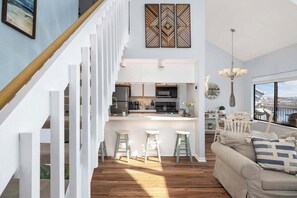 テレビ、DVD プレーヤー