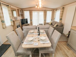 Dining - 20 Wolds View (Malton)
