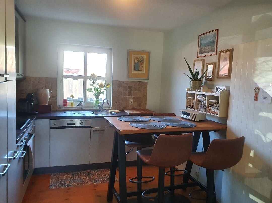 Cottage near the lake, children and dogs welcome