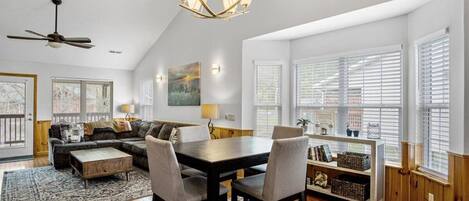 Télévision, cheminée