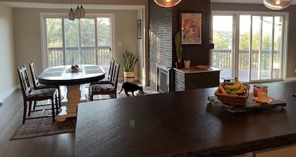 Lake View Home near downtown and the black hills