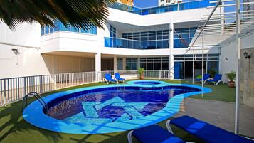 2 outdoor pools, sun loungers