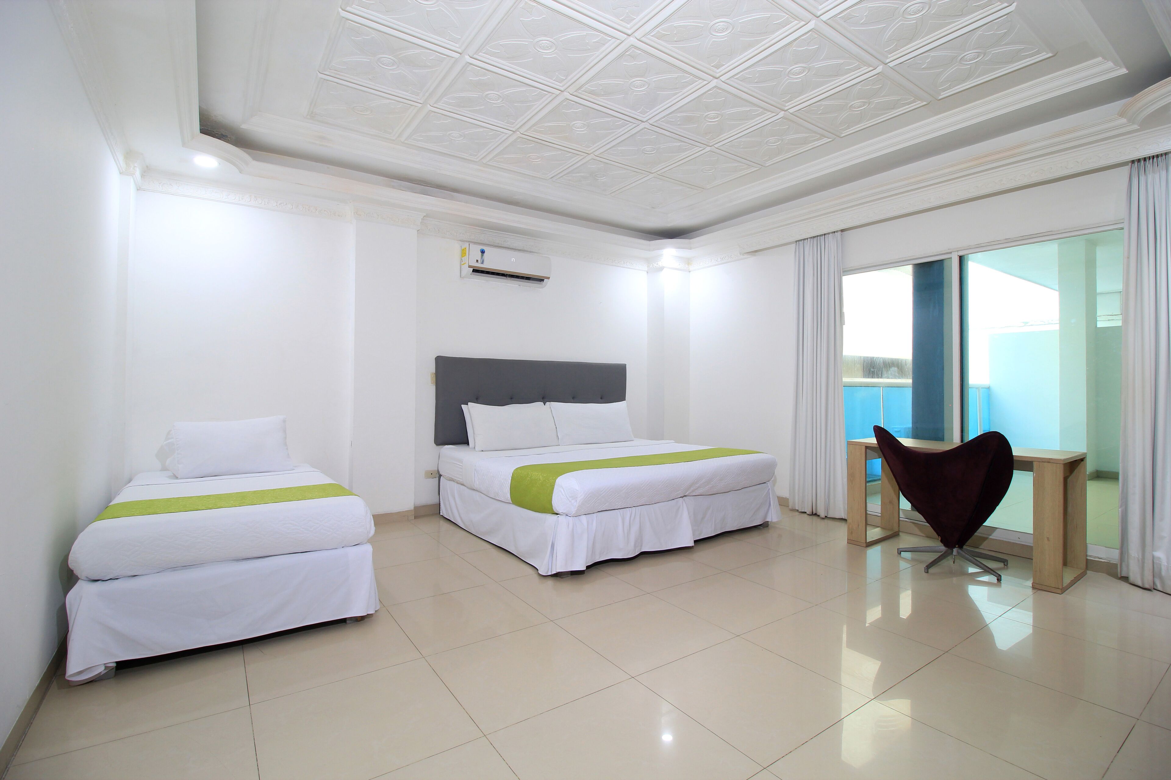 standard triple room | 1 bedroom, hypo-allergenic bedding, in-room safe, individually decorated