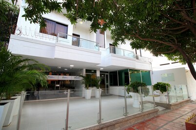 Hotel Rodadero Inn By GEH Suites