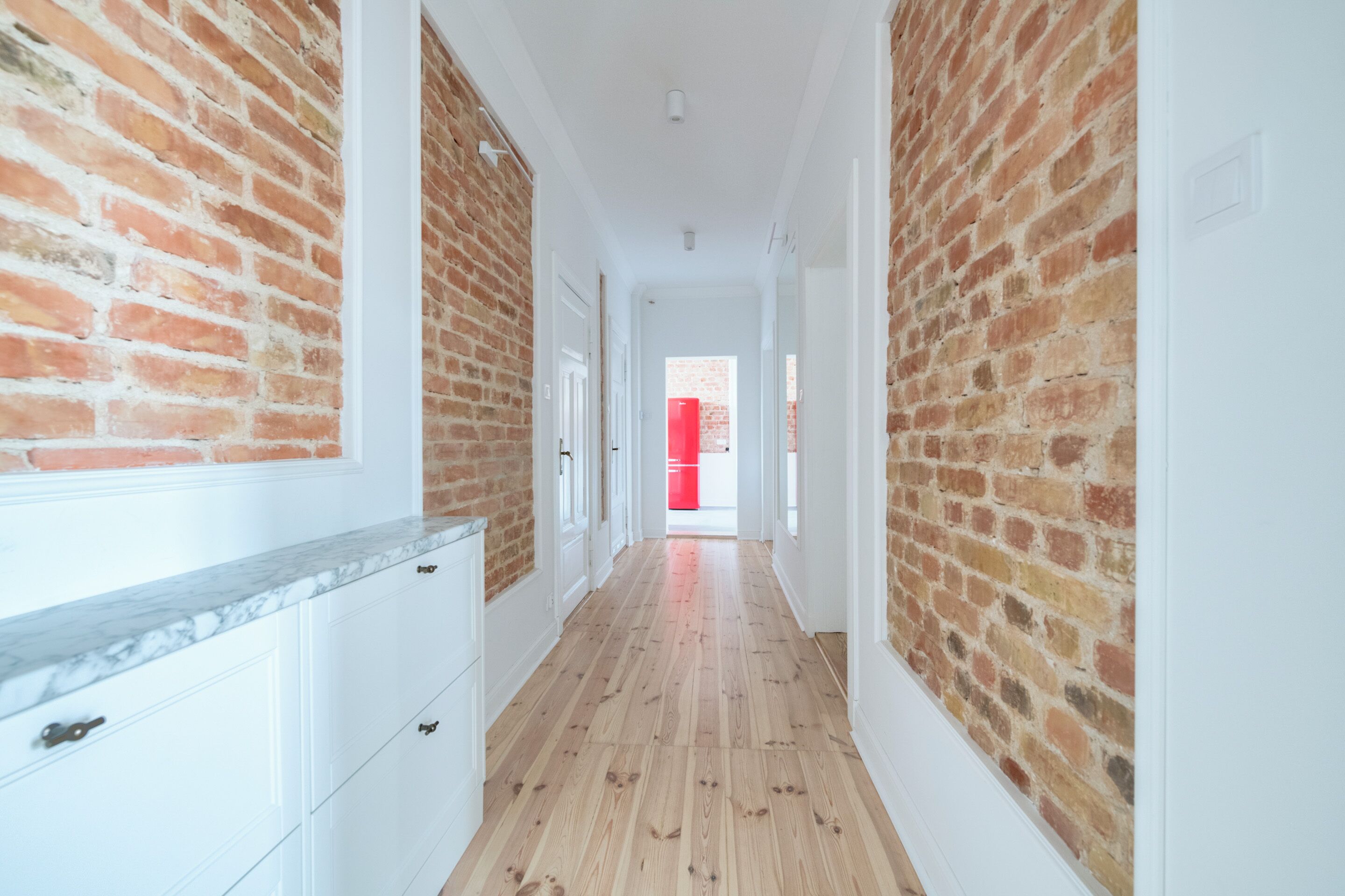 بديكورات فريدة لكل غرفة وطراز فريد لكل وحدة ومكتب