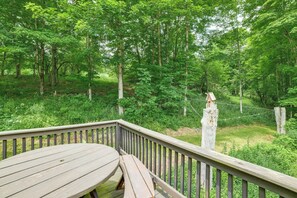 Outdoor dining - Cozy Catskills Vacation Rental with Deck! (Fleischmanns)
