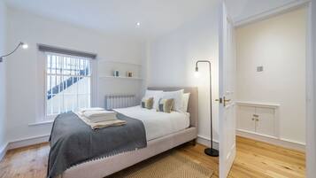 2 quartos, ferros/tábuas de passar roupa, Wi-Fi, roupa de cama