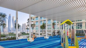 Unclassified image, 2 of 25, button - Deluxe 3BR Apt w Dubai Marina Vws Beach Access (Dubai)