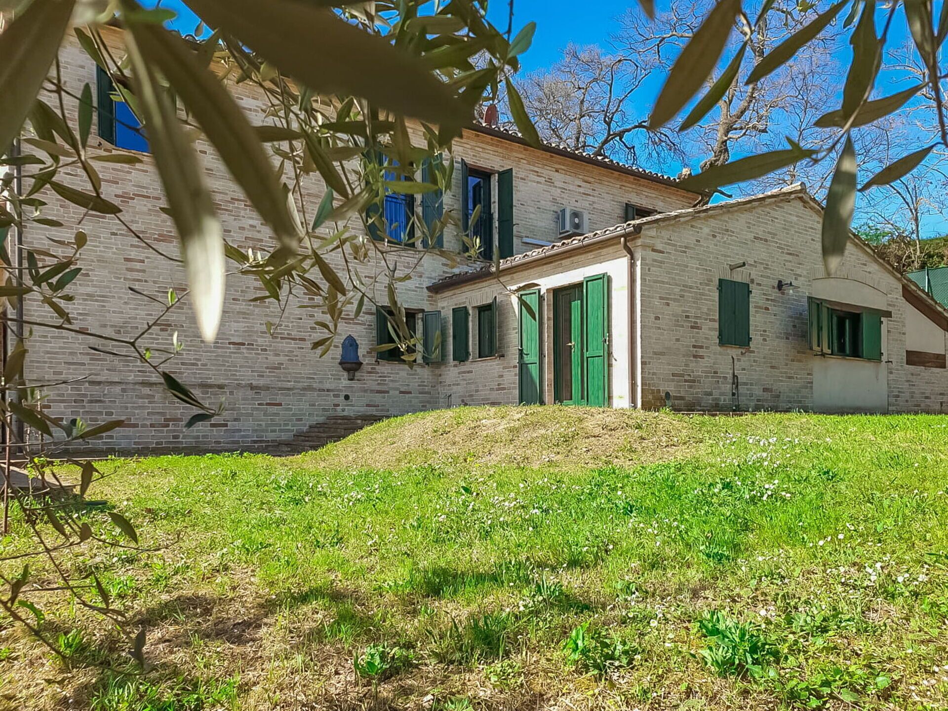 Villa Luna, exclusive villa in Le Marche countryside