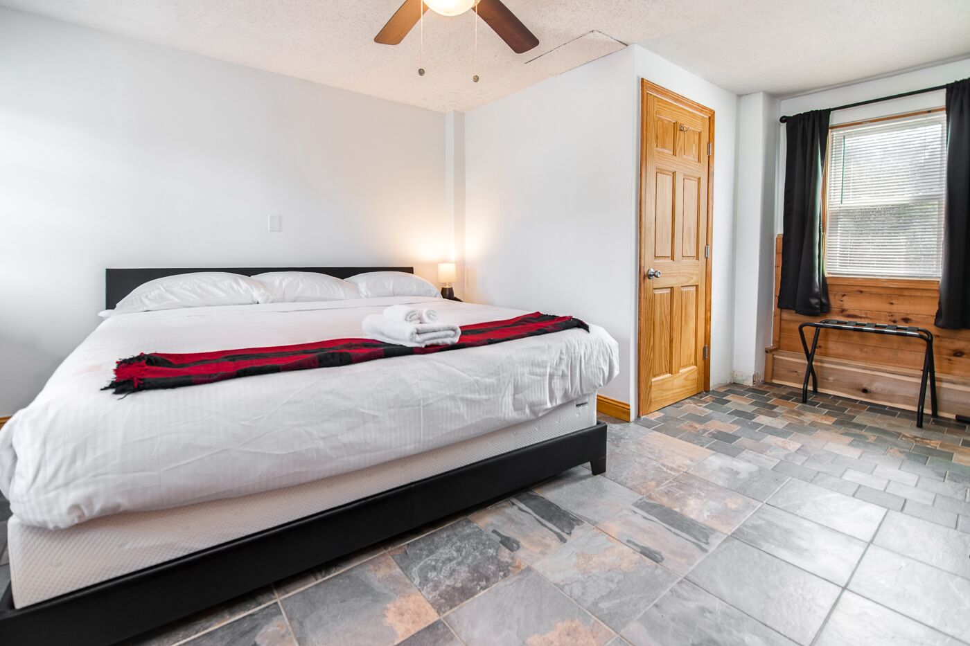 Room 8 Boutique Hotel Balsam Lake, WI