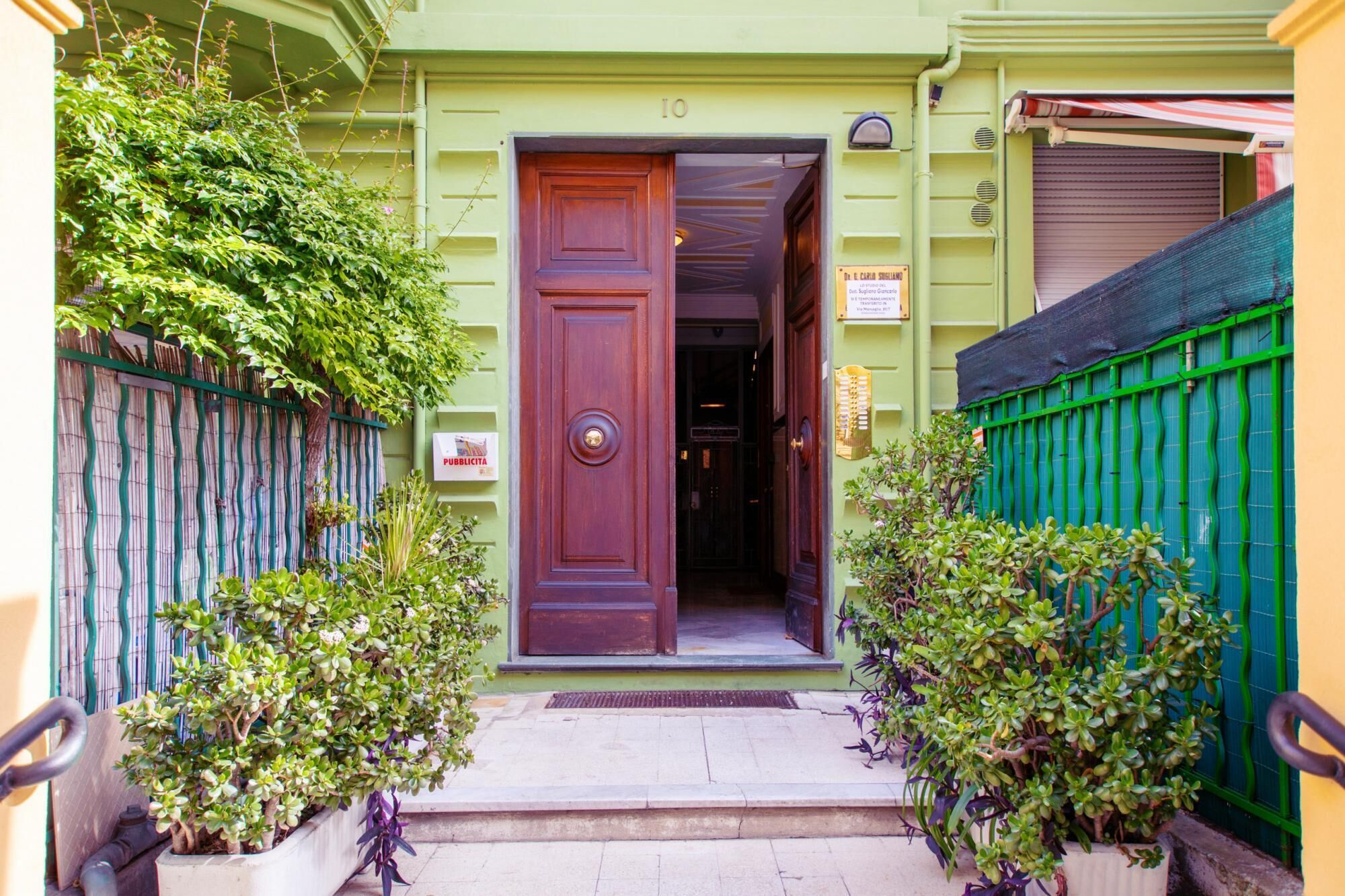 Green Apartment in the Center