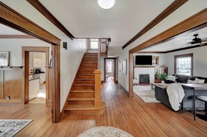 تلفزيون ذكي، مدفأة، ألعاب فيديو