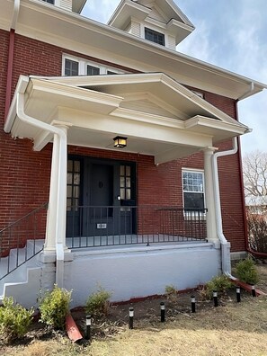 المنشأة من الخارج