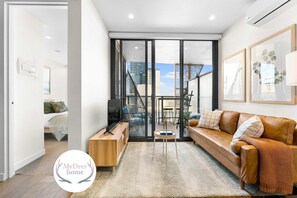 TV - The amazing 1BR CBD Apt /WiFi/Premium Location (Adelaide)