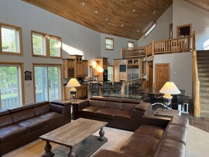 Smart-TV, peis, videospill og DVD-spiller