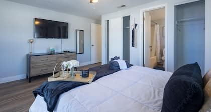 Sleeps 6 Hot Tub Fenced Yard Cozy Chic