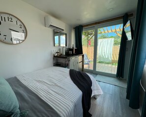 1 quarto, Wi-Fi de cortesia, roupa de cama